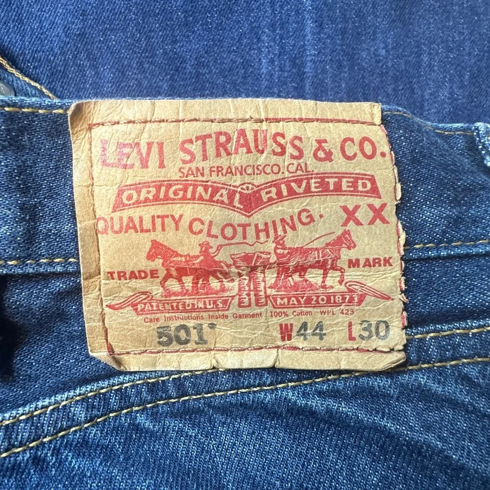 Vintage Levi's 501 Jeans Mens 44x30 (41x28) Blue Straight Leg Button Fly Denim